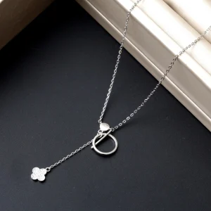 Collier argent Rhodié Garanti trèfle pendant