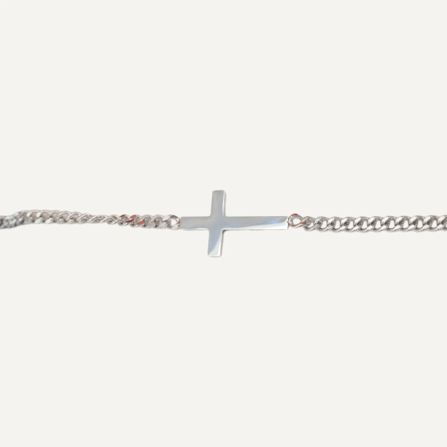 Bracelet Croix Élégant en Acier Inoxydable – Image 3