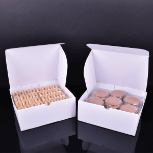 Boite découpée 64-70 macarons 45mm | 12 gros macarons 75mm