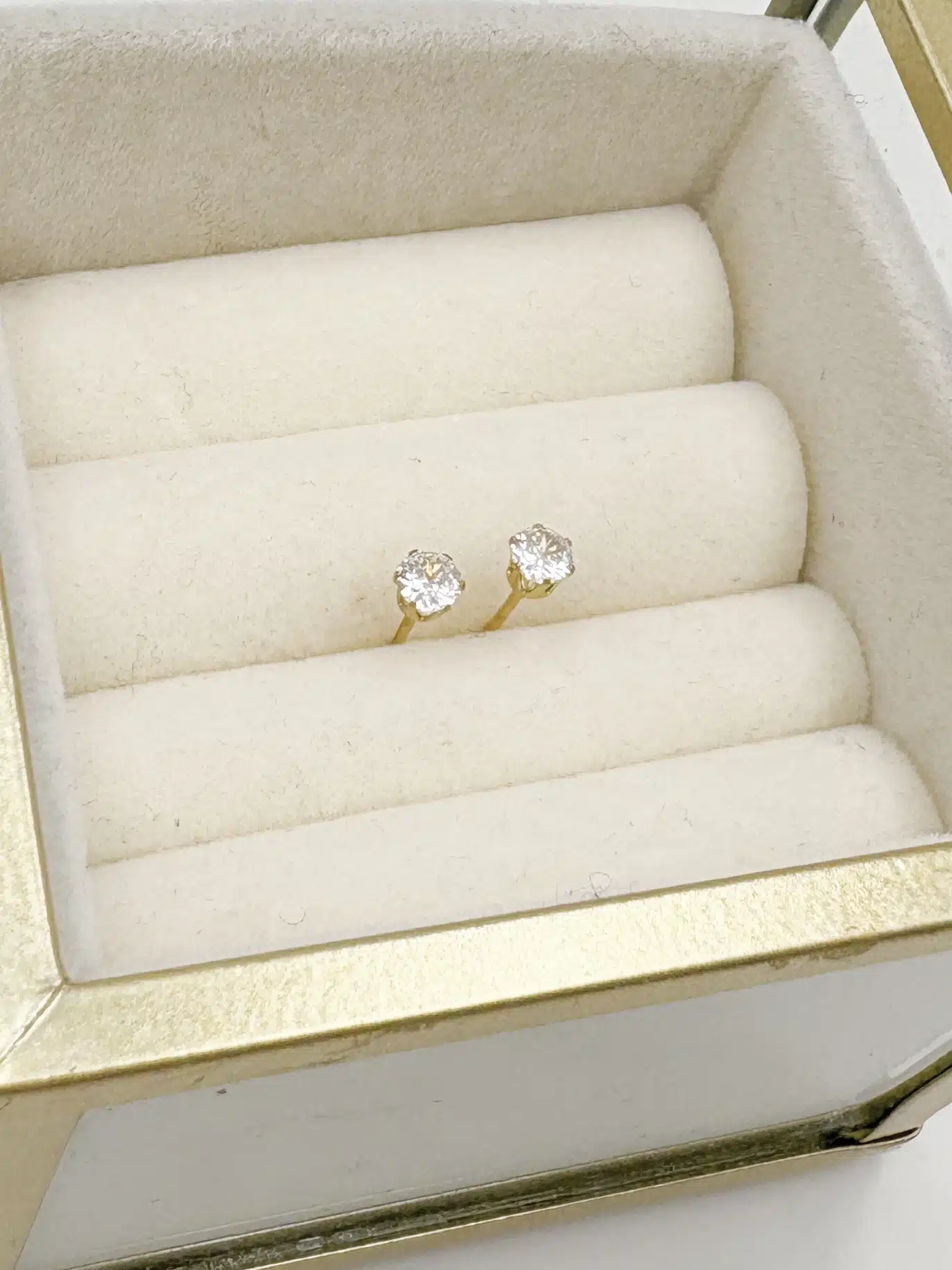 Puces d’oreilles SOLITAIRE BIG – Doré