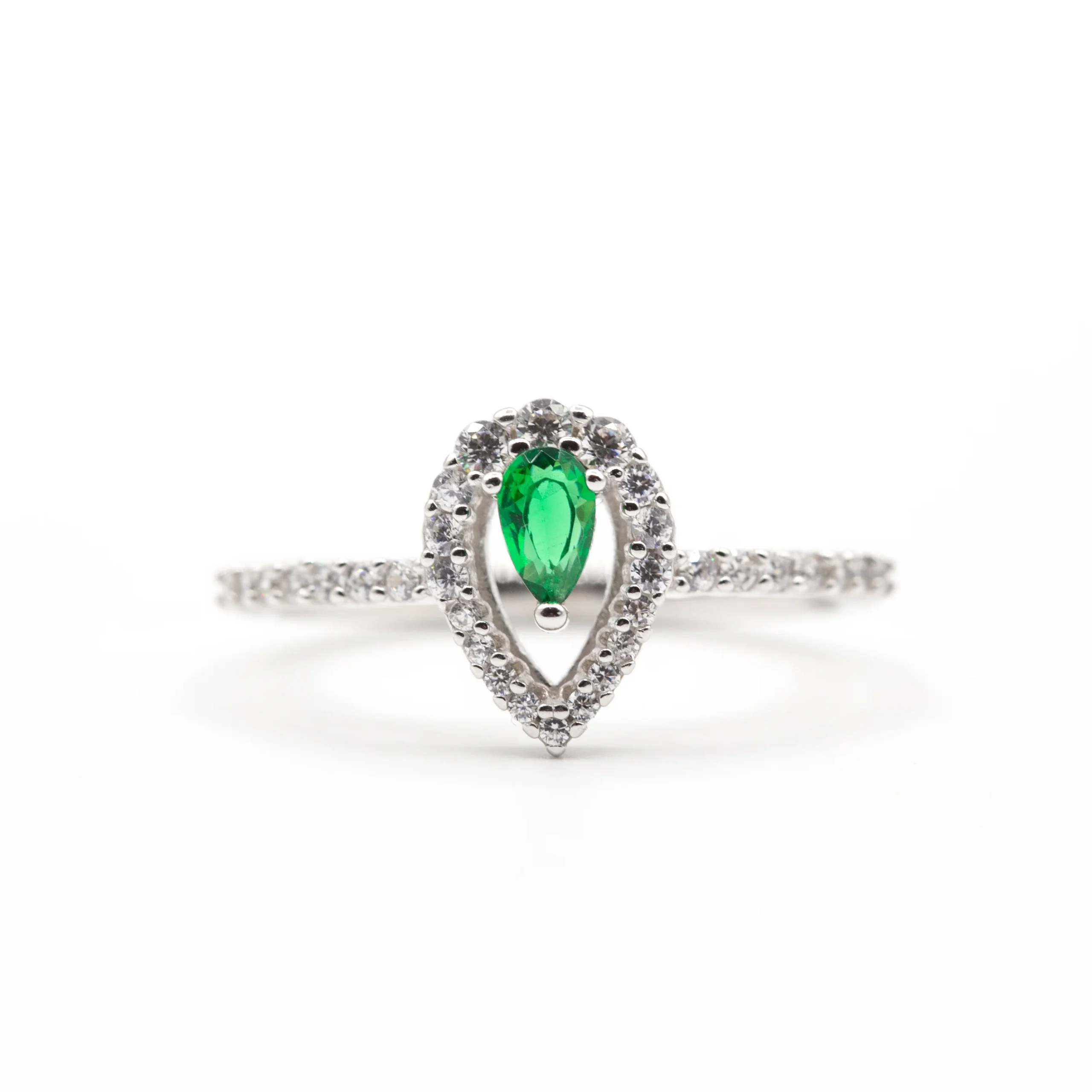 Bague argent rhodié garanti avec un motif amandé tendance pour cet été