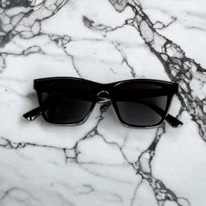 LUNETTES DE SOLEIL - LA NUMERO 13