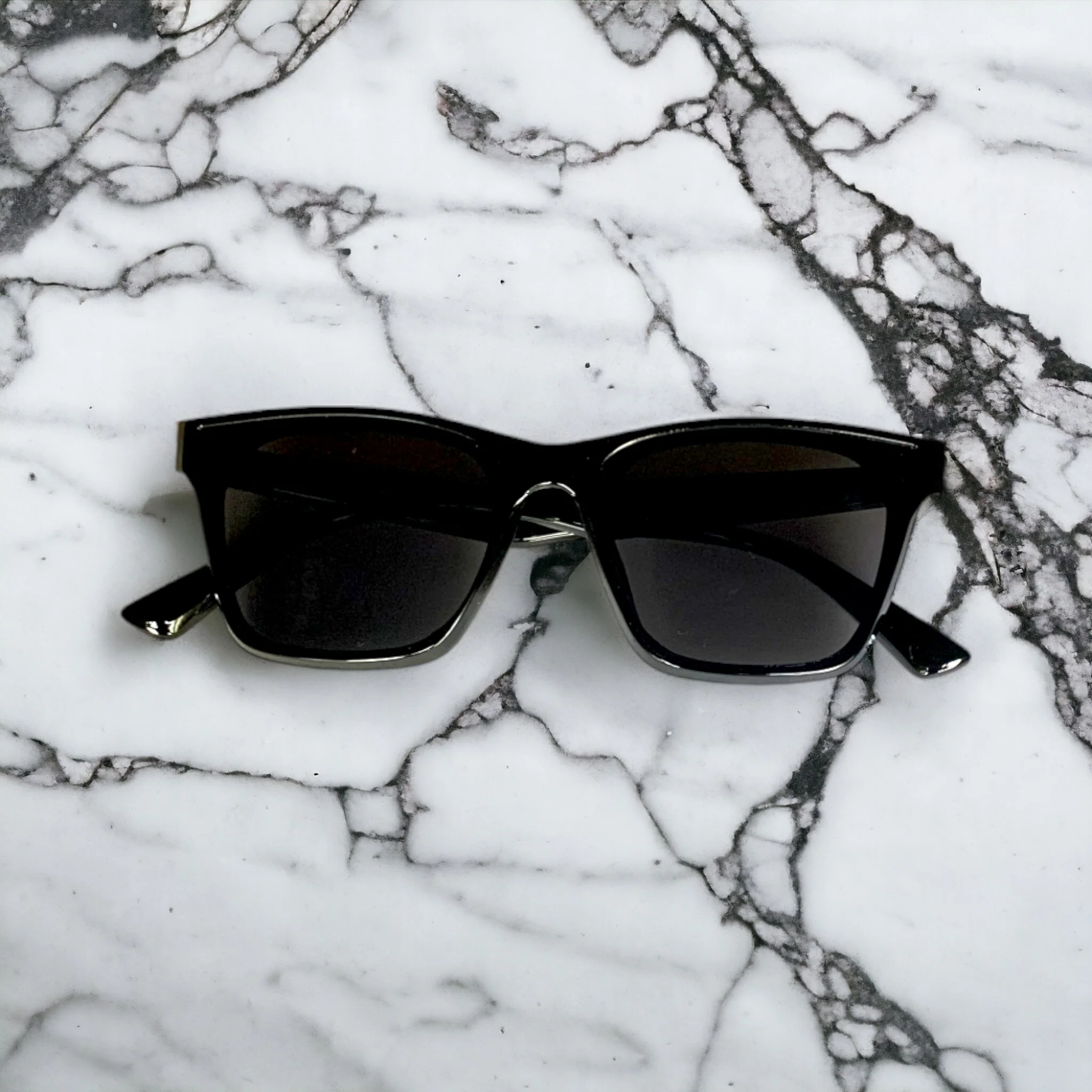 LUNETTES DE SOLEIL - LA NUMERO 13 – Image 4