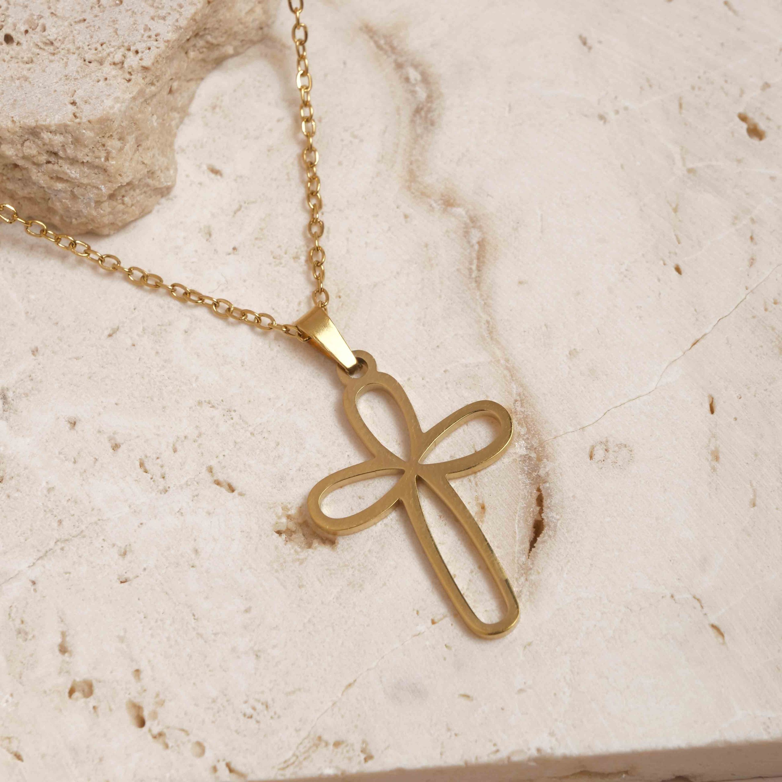 Collier Croix Élégance Minimaliste – Image 4