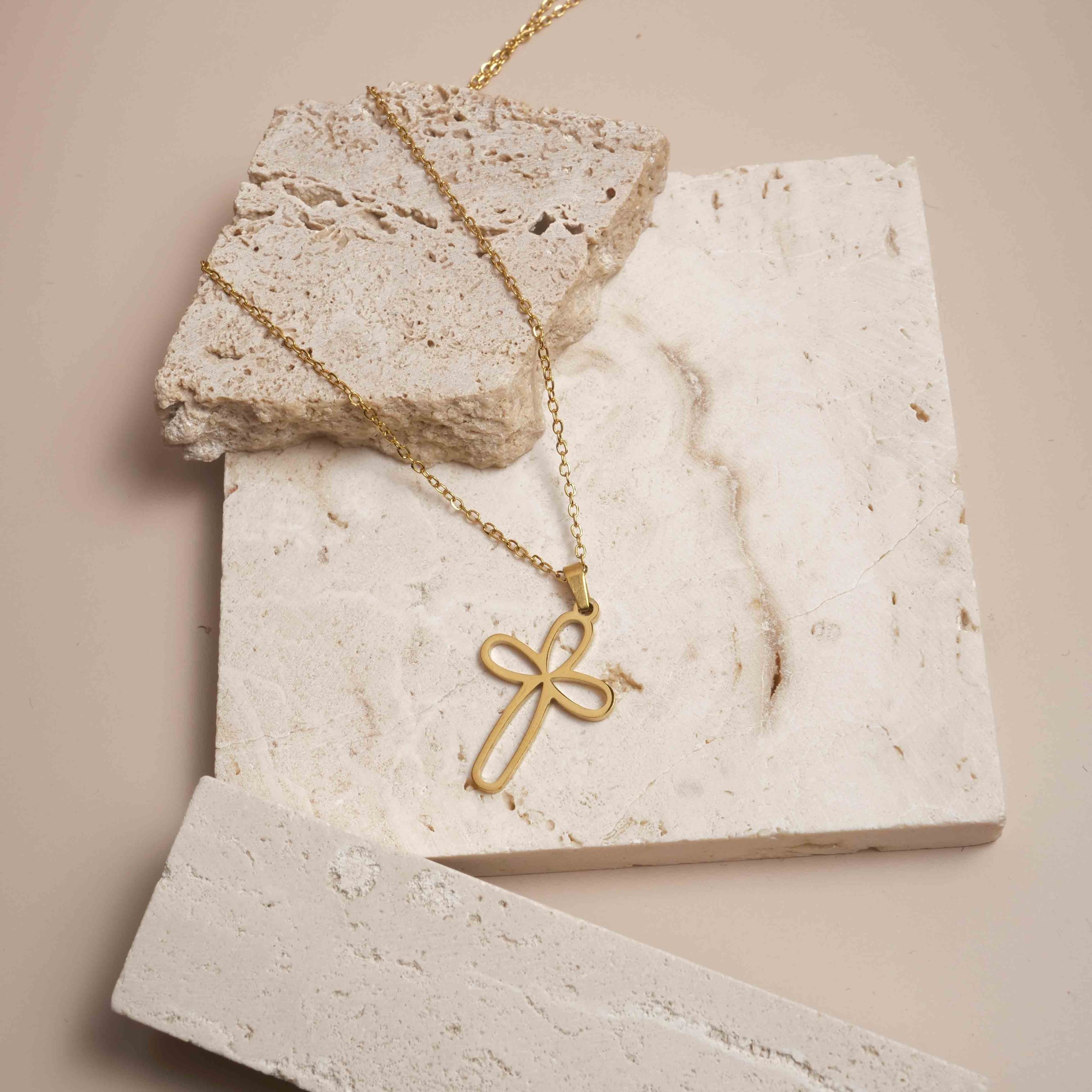 Collier Croix Élégance Minimaliste – Image 3