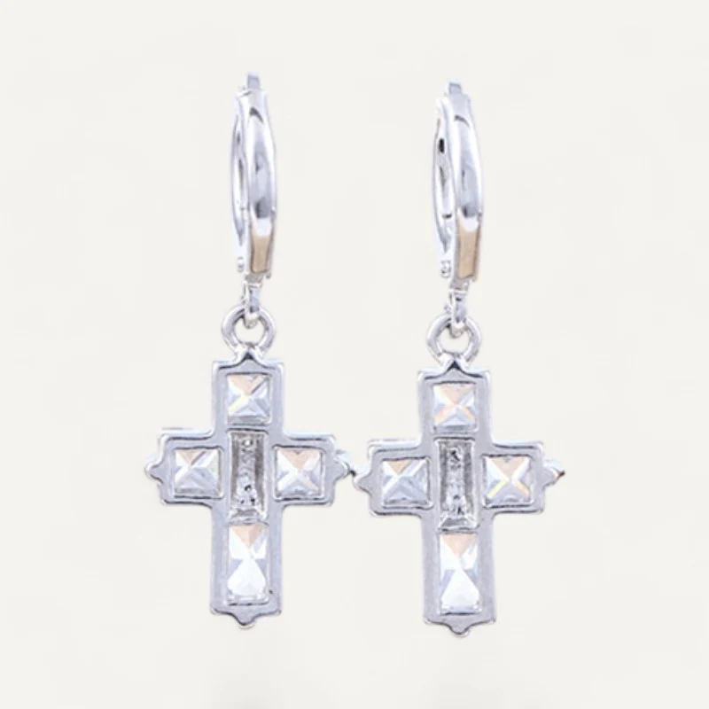 Petite Boucle d'Oreille Croix Pendante – Image 3