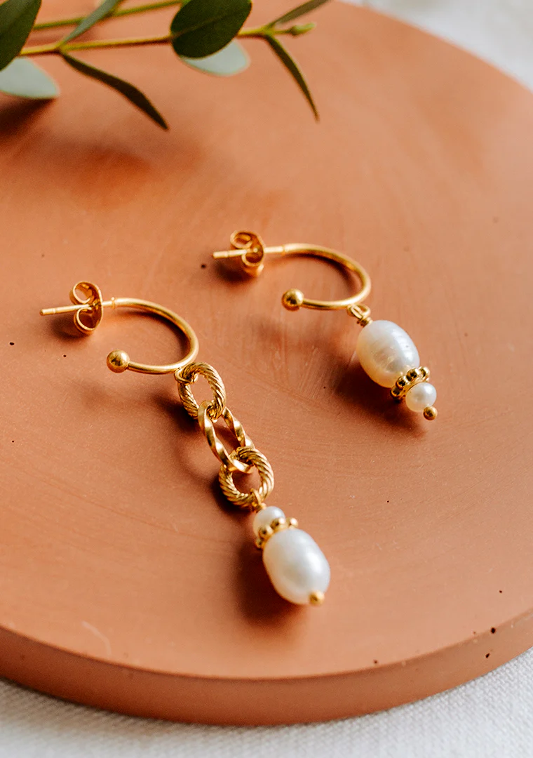 Mini créoles Théa - Perles d’eau douce – Image 2