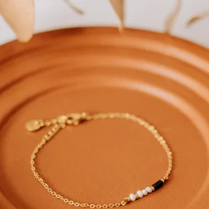 Bracelet Baya - Perles d'eau douce & Agate noire