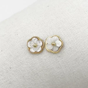 Boucles d&rsquo;oreilles FLEUR DE NACRE