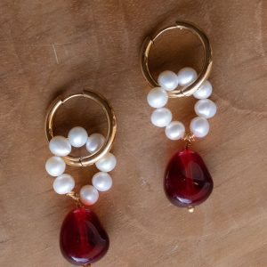 Boucles Abel - Perles d'eau douce & goutte rouge